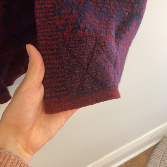 Old Navy Sweater - Picture 4 of 5